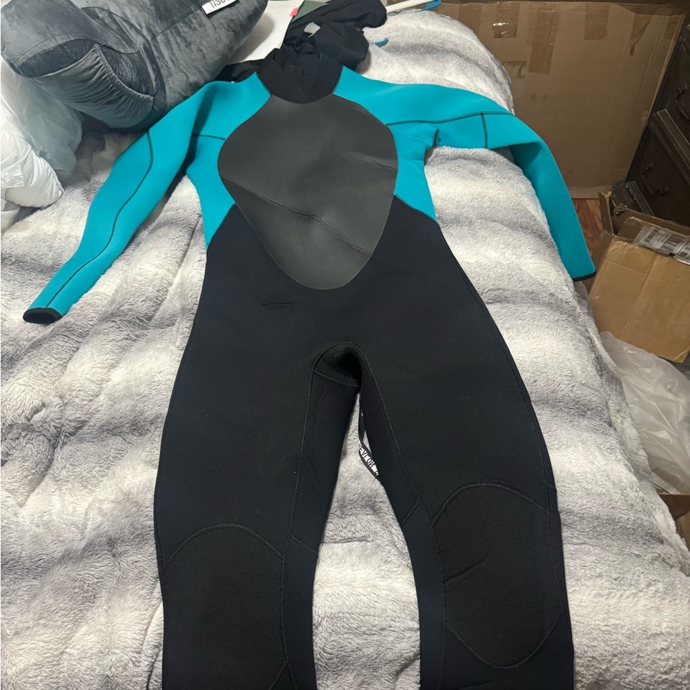 Wet suit